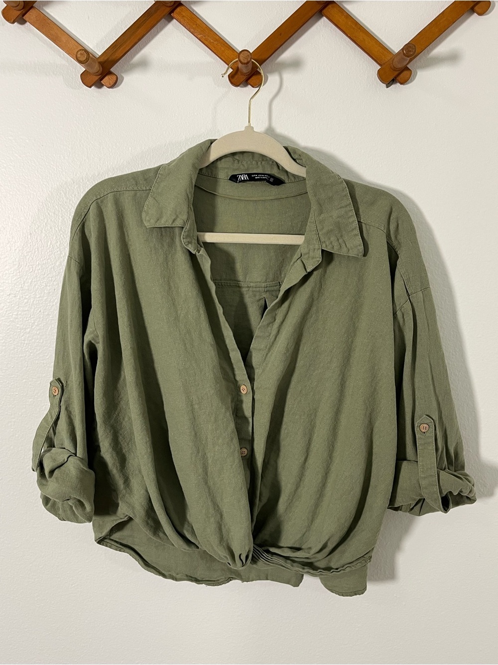 Zara SIZE M Olive Green Button-Front Collared Top